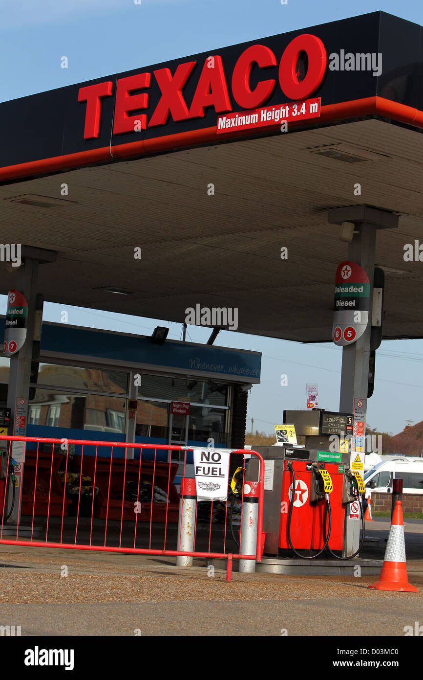 A Texaco petrol station pictured closed due to lack of fuel, Peacehaven, East Sussex, UK. Stock Photo