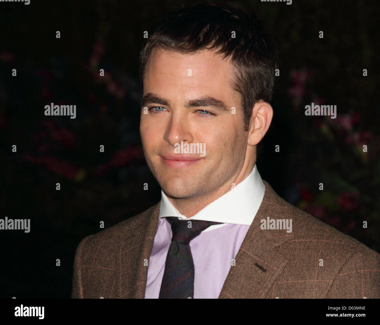 Chris Pine London - UK Premiere of 'Rise of the Guardians' at the ...