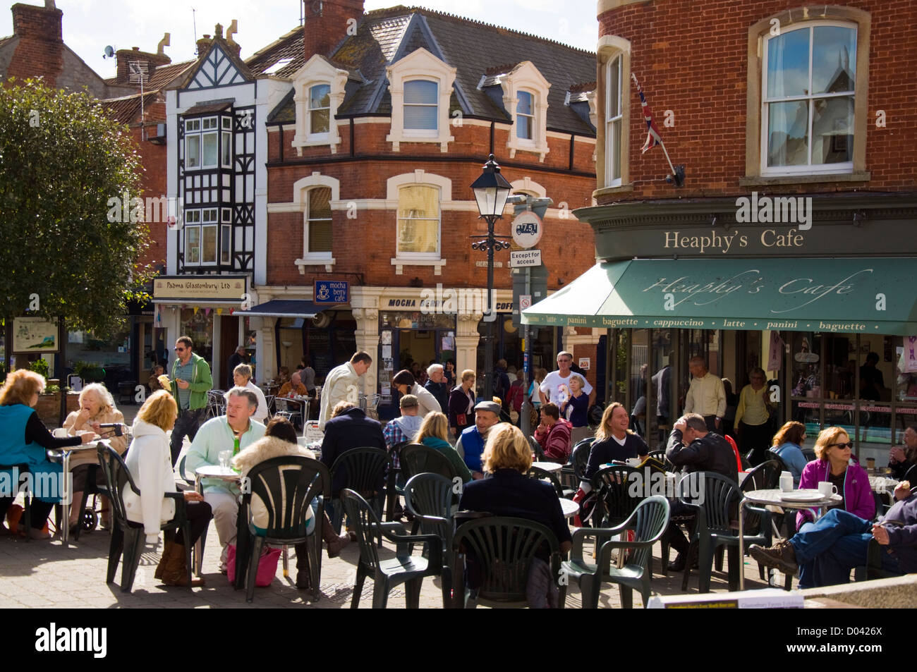Market Place Glastonbury Somerset Heaphys Cafe in town centre Stock