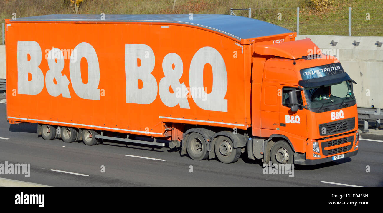 M25 motorway b&q diy articulated lorry hi-res stock photography and ...