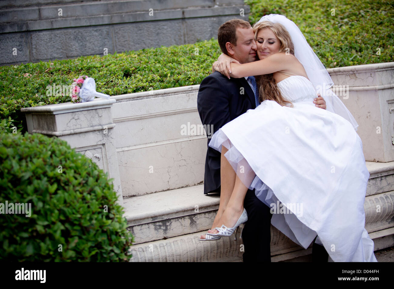 Happy wedding couple Stock Photo - Alamy