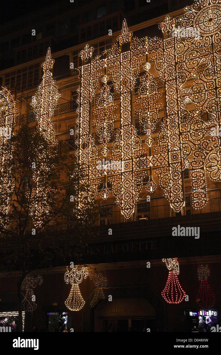 Christmas windows, lights, front store "Galeries Lafayette". Boulevard