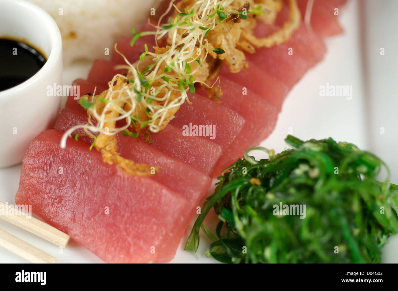 Raw tuna sashimi Stock Photo - Alamy