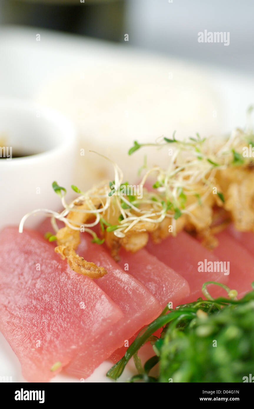 Raw tuna sashimi Stock Photo - Alamy