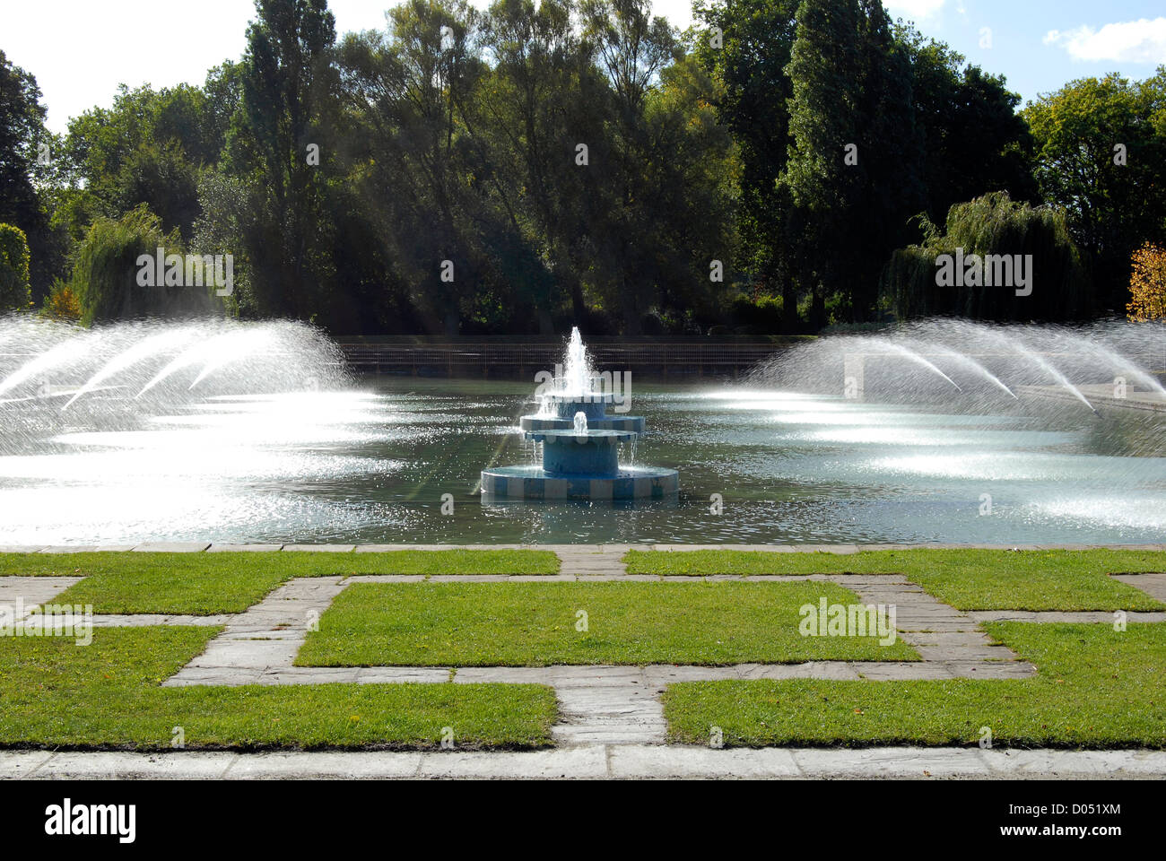 Battersea Park Main Fountain Stock Photo Alamy