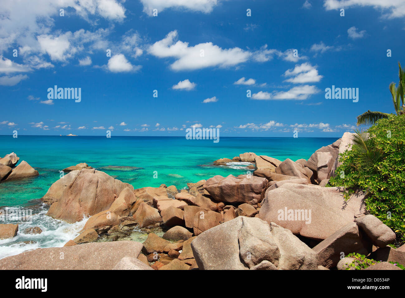 Granite rocky coast hi-res stock photography and images - Alamy