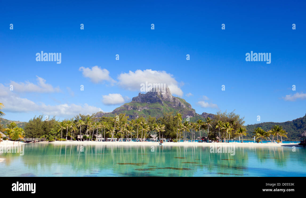 Bora bora lagoon resort hi-res stock photography and images - Alamy