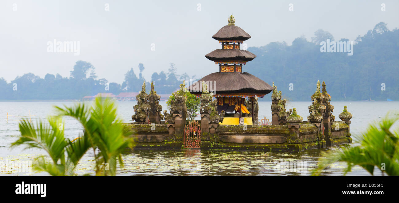Bali temple hi-res stock photography and images - Alamy