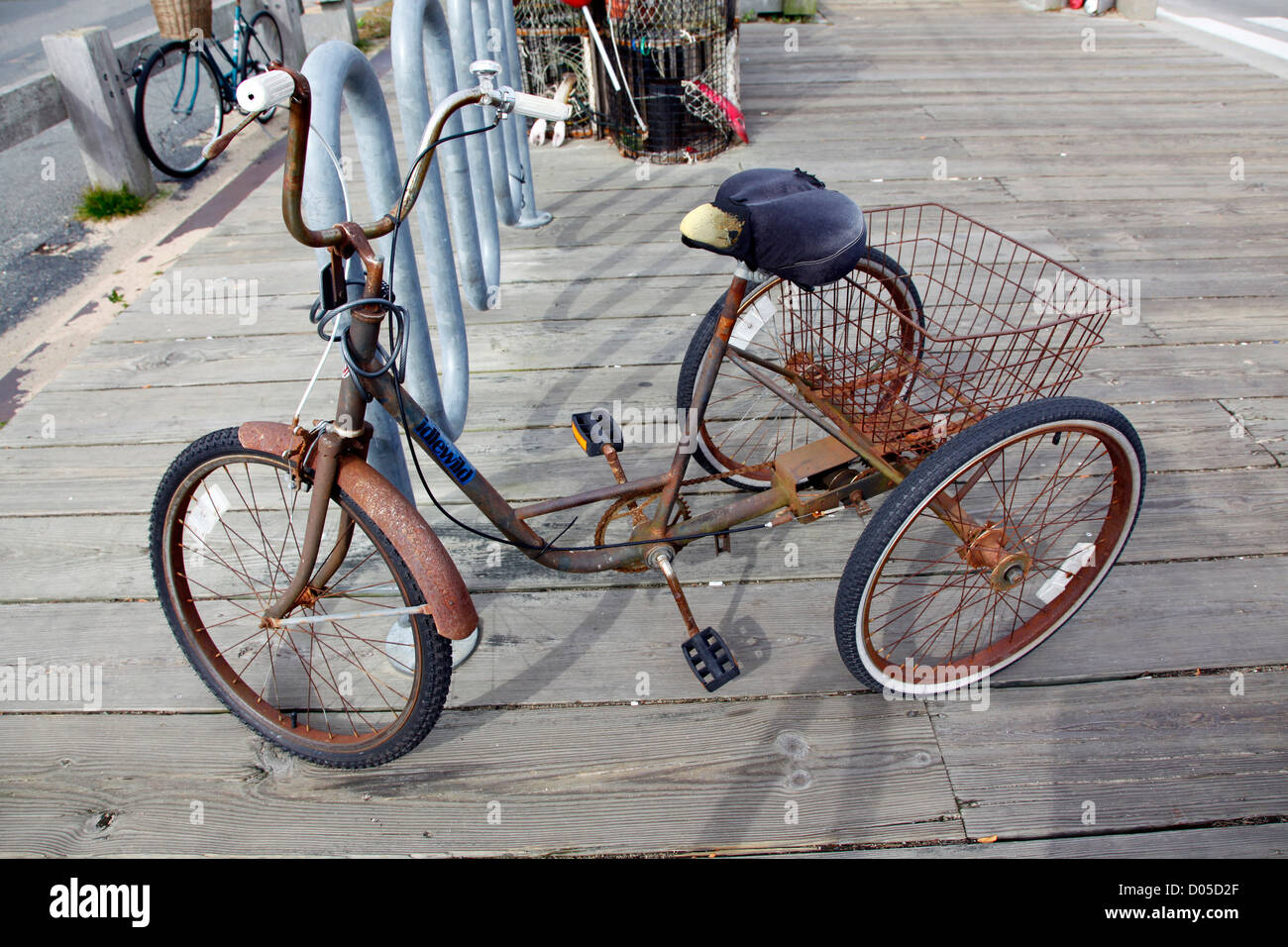 Rusty tricycle hi res stock photography and images Alamy