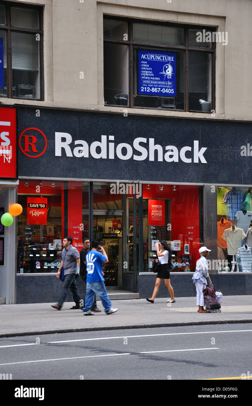 Radio Shack store, New York City, USA Stock Photo Alamy