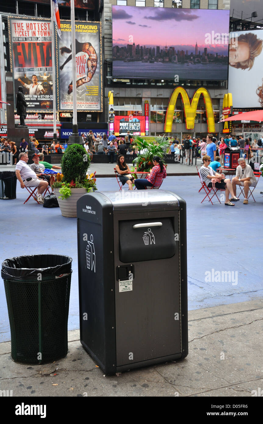Trash can, New York City, USA Stock Photo Alamy