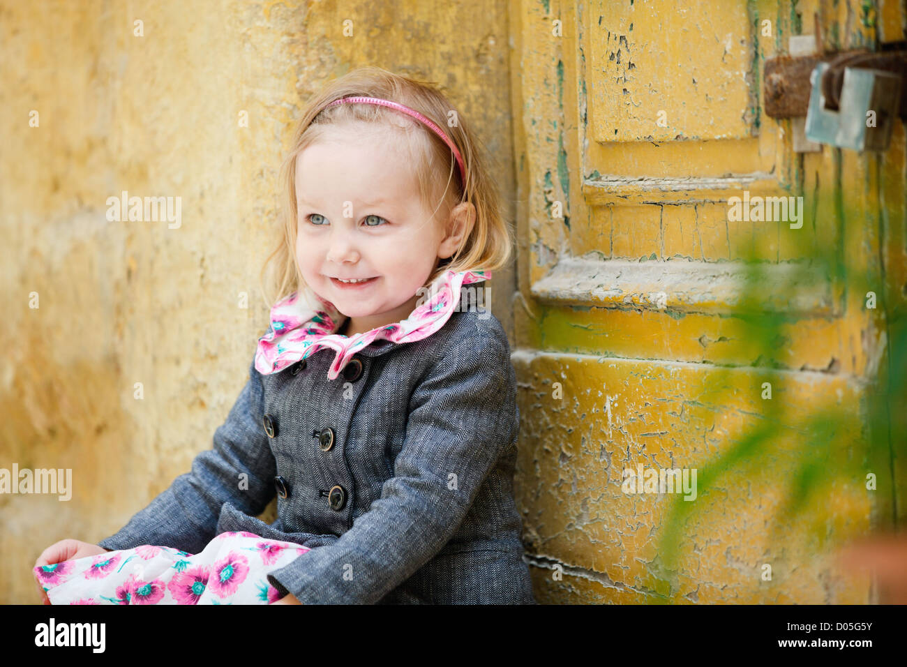 Little girl portrait outdoors Stock Photo - Alamy