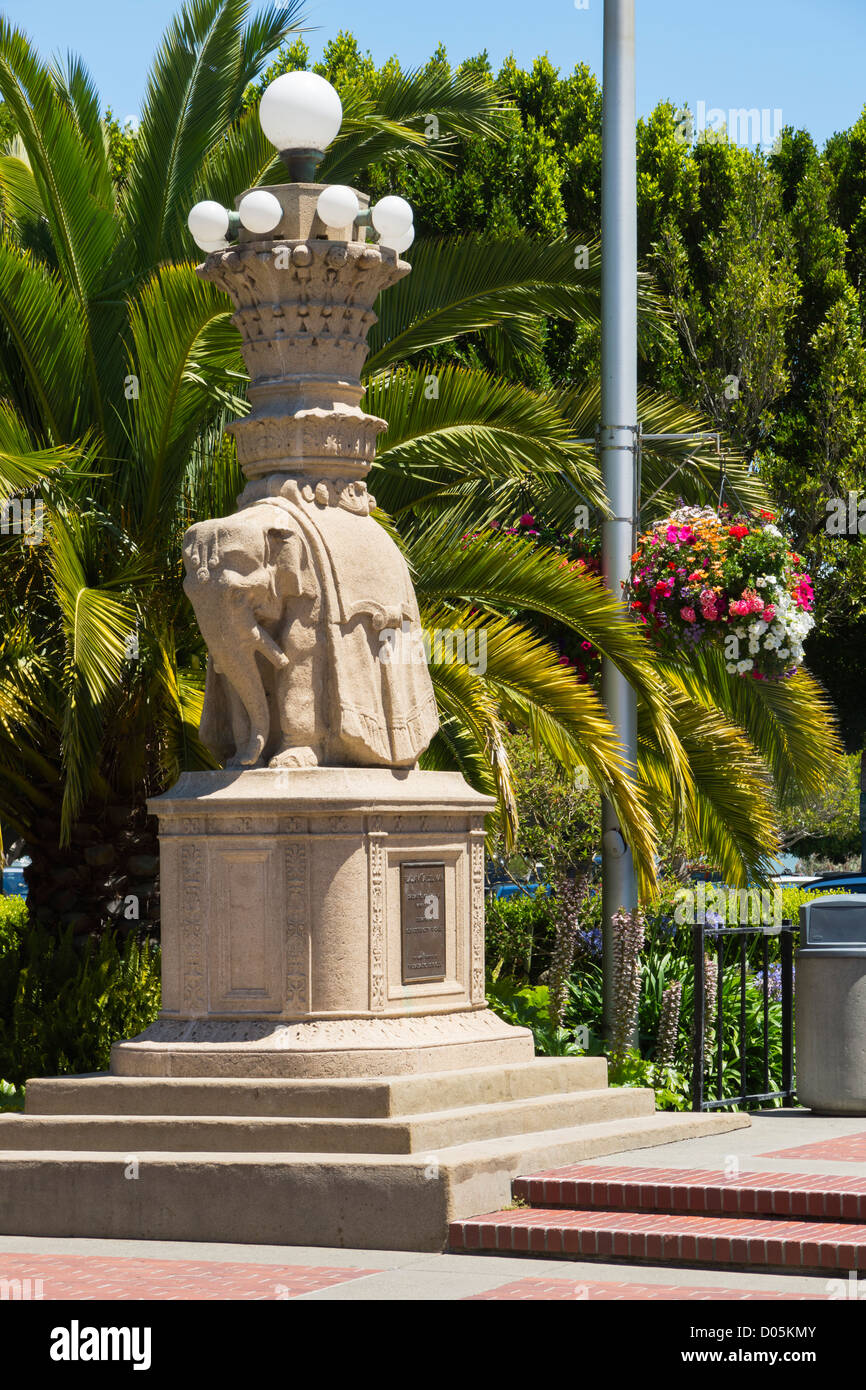 Elephant gate bridge hires stock photography and images Alamy
