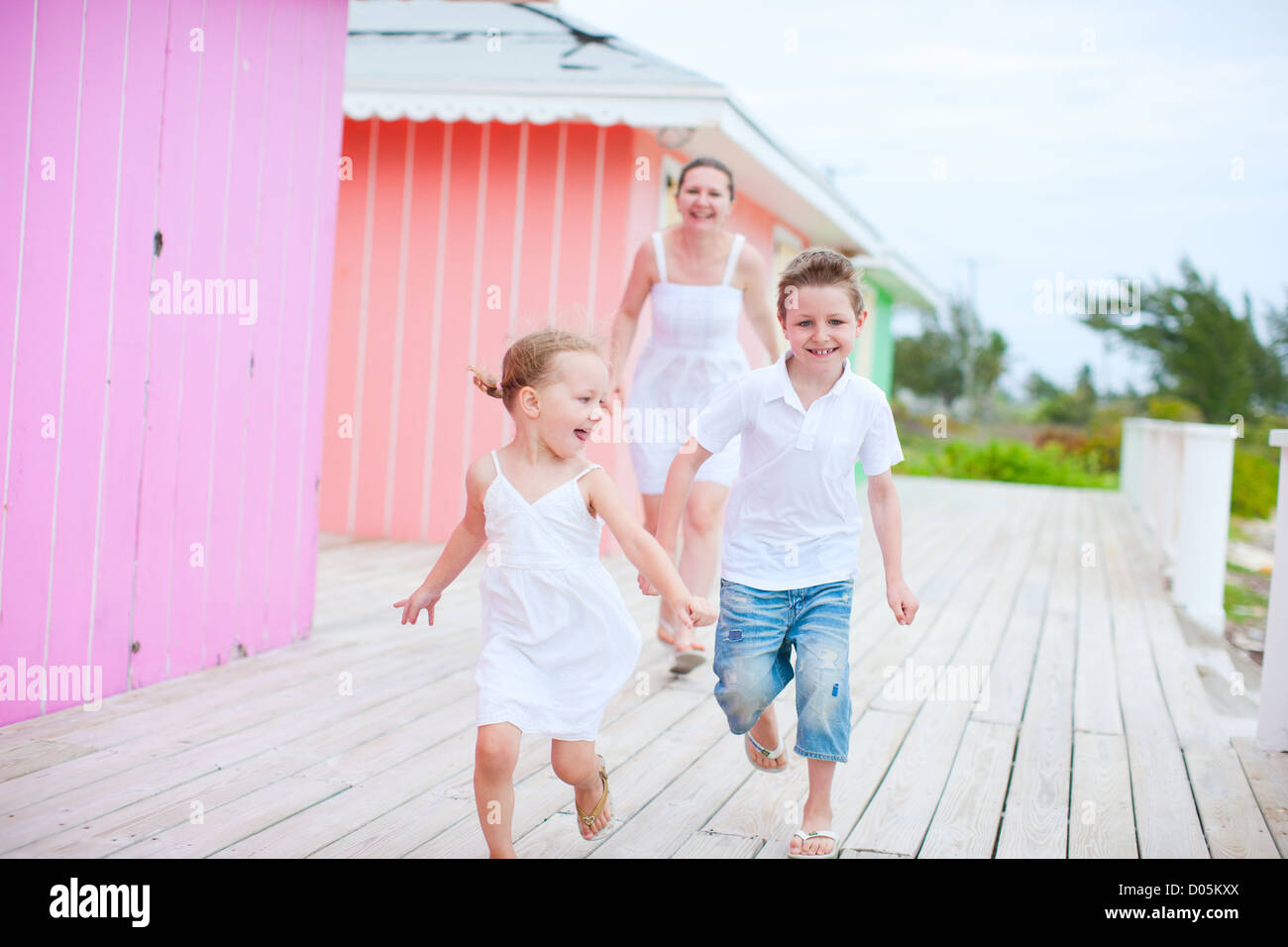 Caribbean family and house hi-res stock photography and images - Alamy