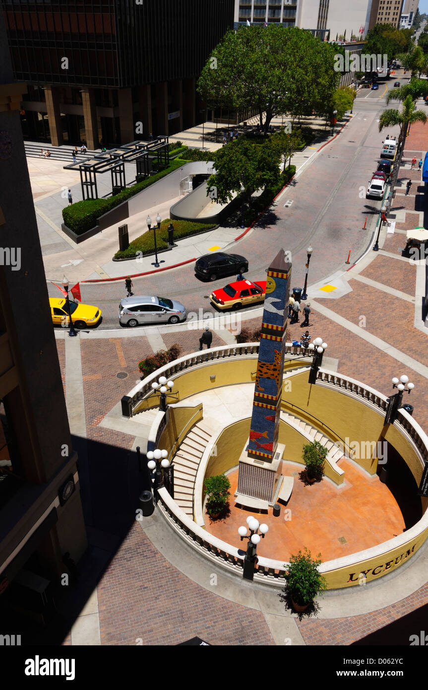 Horton Plaza shopping mall, San Diego, USA - outdoor and indoor shopping  precinct in heart of city Stock Photo - Alamy