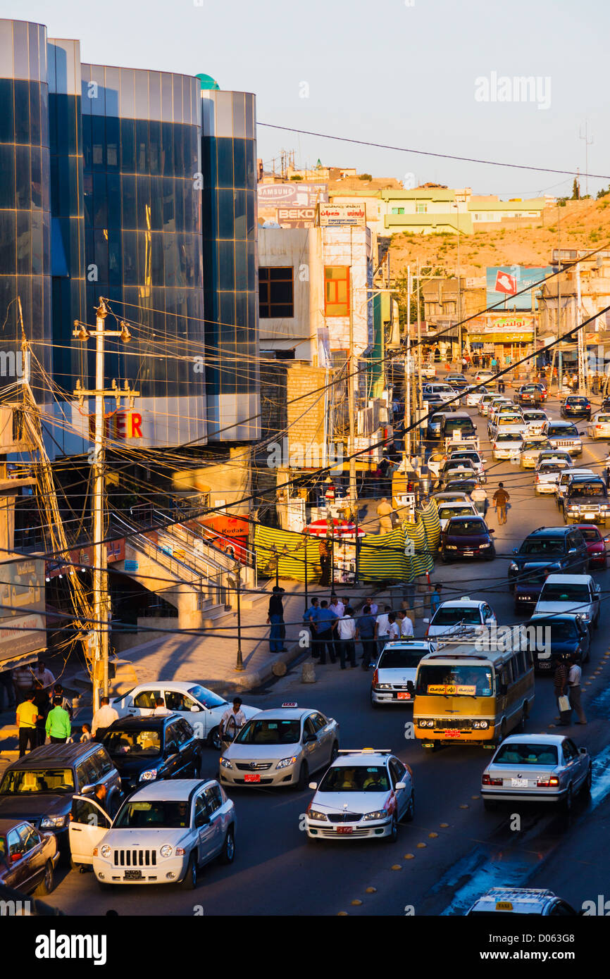 Heavy traffic in downtown Dohuk, Kurdistan Region, Northern Iraq Stock Photo