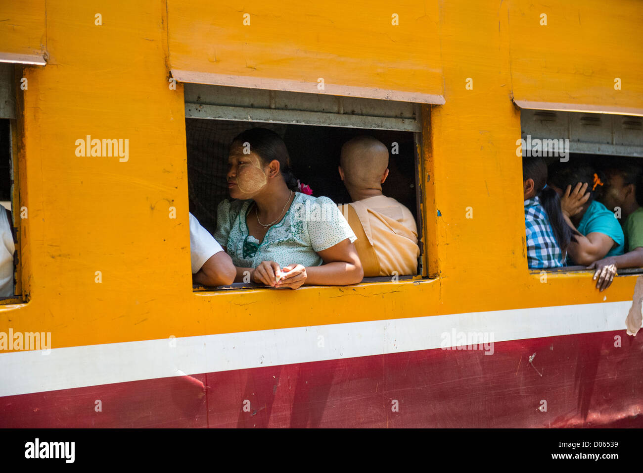 Circle Train Passengers In Yangon Myanmar (Burma Stock Photo - Alamy