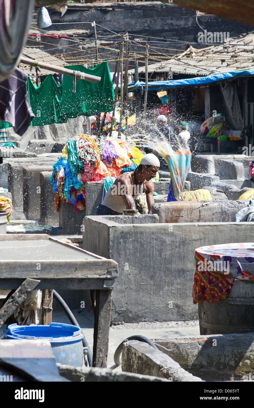 Launderer at Work in the open air Laundry of Dhobi Ghat in Mumbai ...
