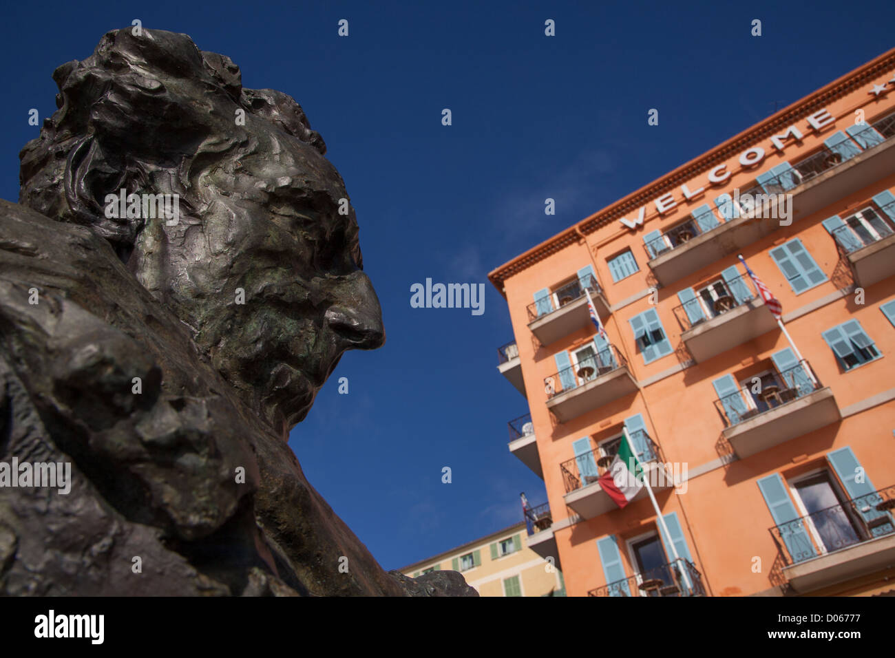 BUST OF JEAN COCTEAU IN FRONT OF THE HOTEL WELCOME WHERE HE OFTEN STAYED VILLEFRANCHE-SUR-MER ALPES-MARITIMES (06) FRANCE Stock Photo