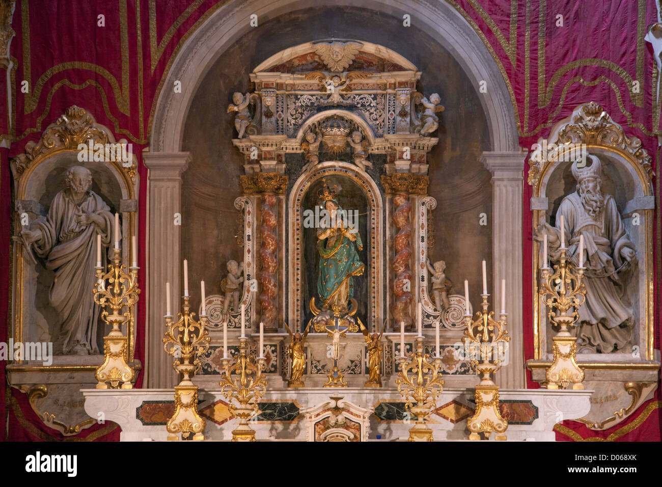 ALTAR IN THE WHITE PENITENTS CHAPEL MENTON ALPES-MARITIMES (06) FRANCE Stock Photo