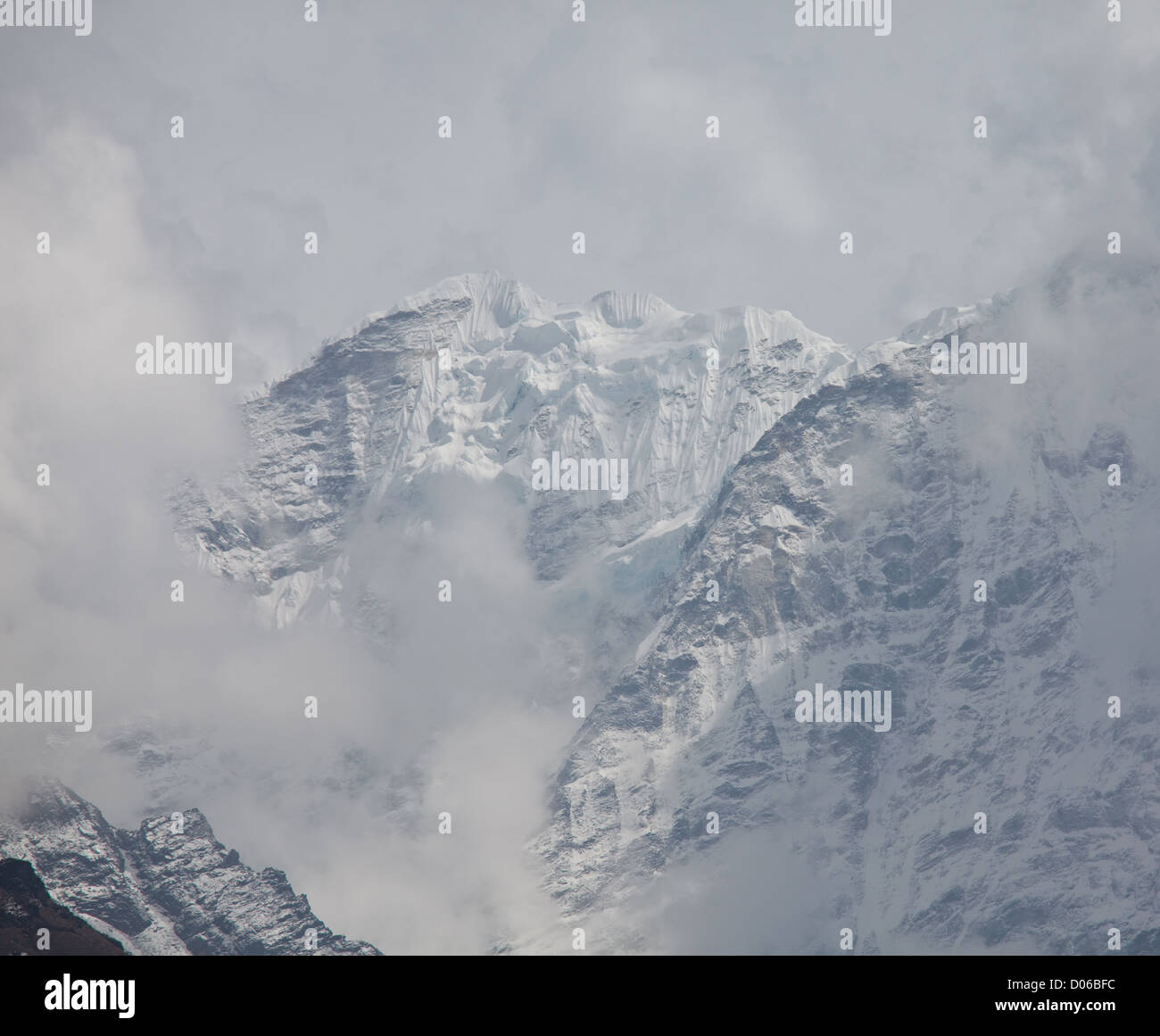 Himalayan mountain hiking hi-res stock photography and images - Alamy