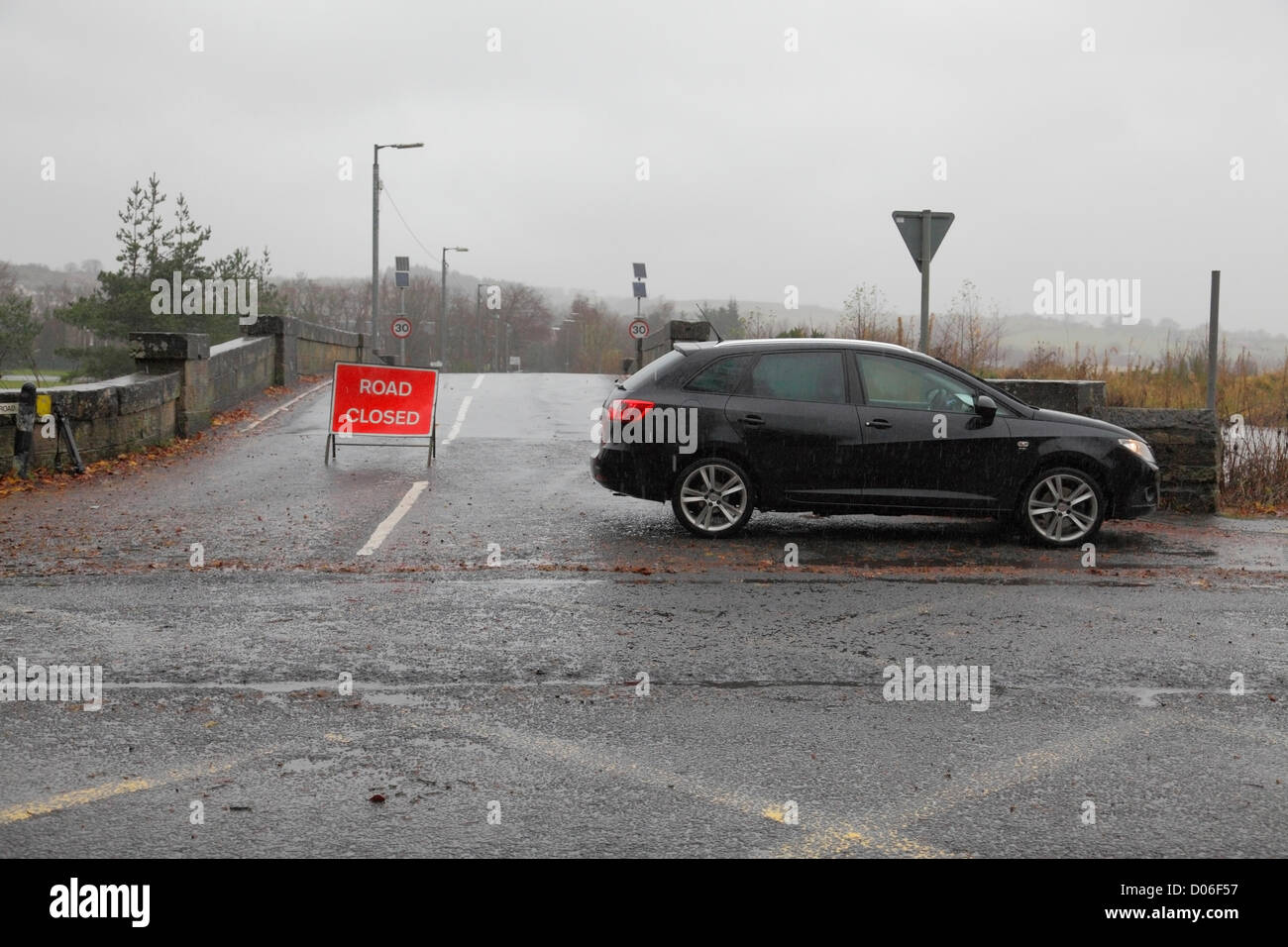 Commuter flooding hires stock photography and images Alamy