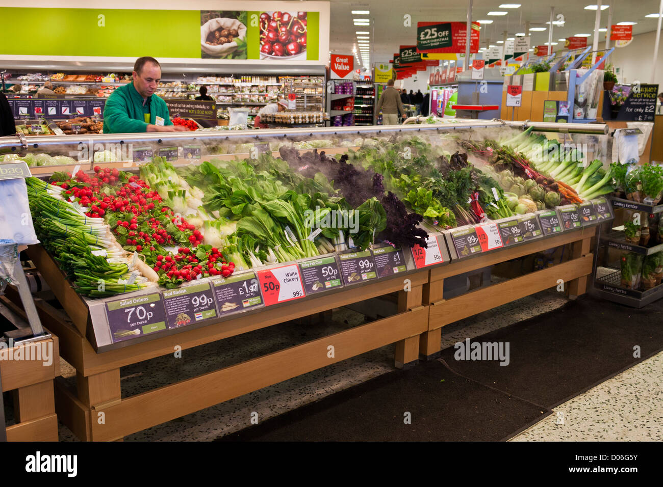 Morrison's supermarket  humidifying system for preservation of fresh vegetables. Stock Photo
