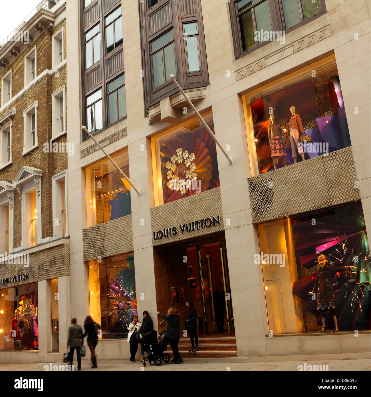 Louis Vuitton London (w1s) 17/20 New Bond Street
