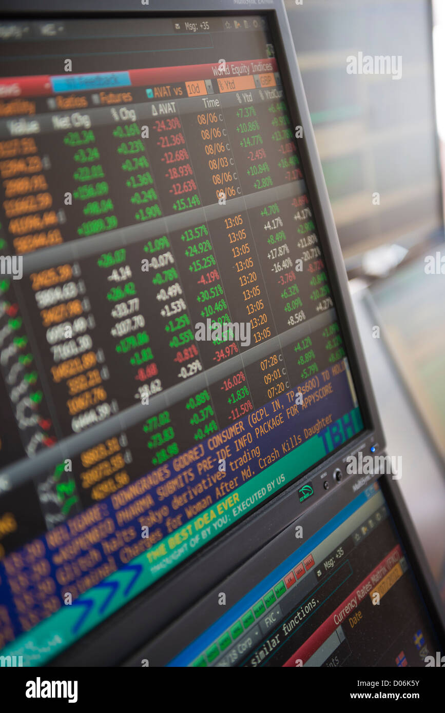 Trading screen hi-res stock photography and images - Alamy