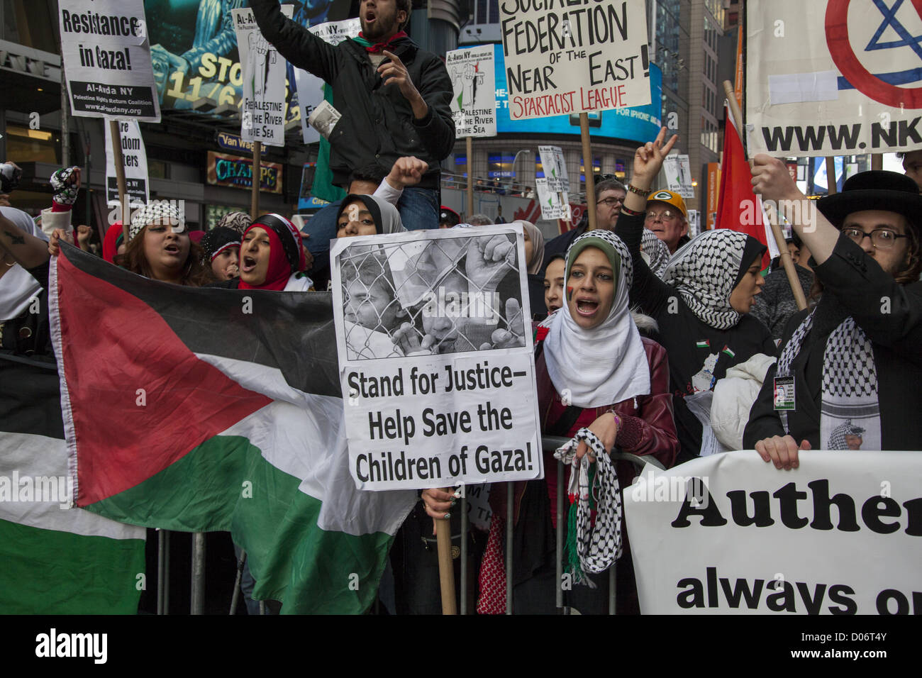 Simultaneous Demonstrations from pro-Palestinian & pro-Israeli groups