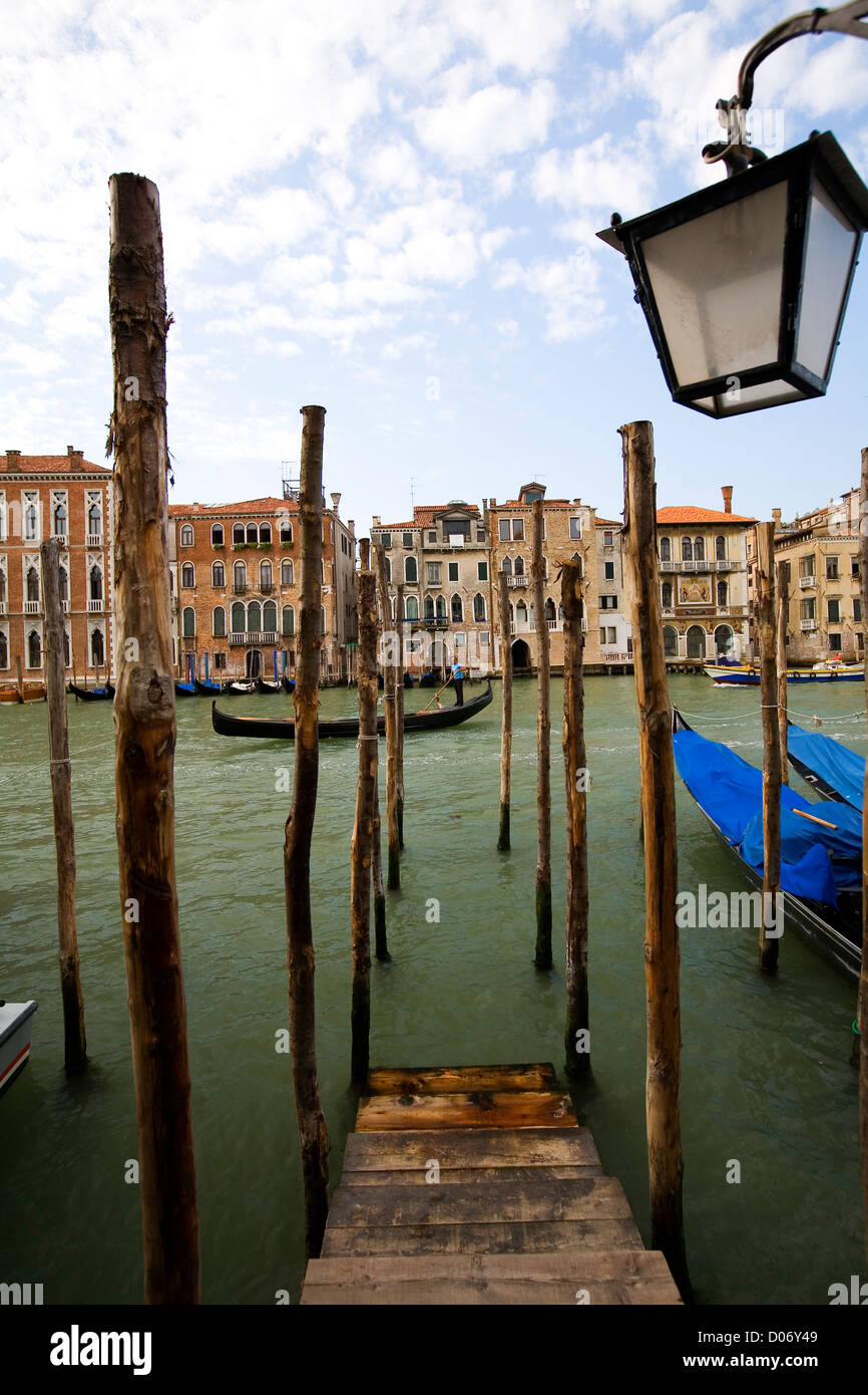 Gondola parking grand canal hi-res stock photography and images - Alamy