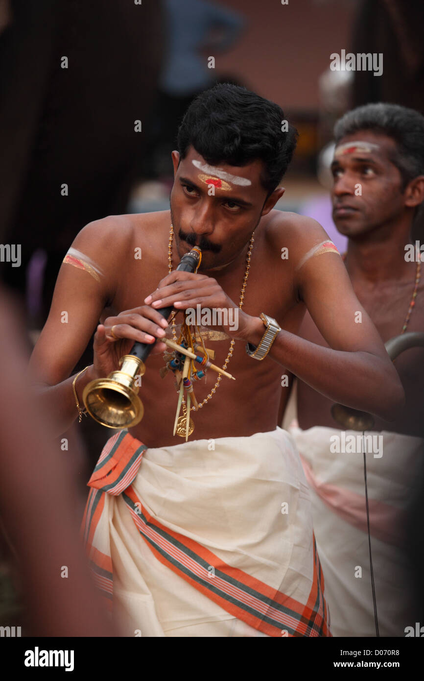 thrissur pooram ilanjithara melam download thrissur pooram ilanjithara melam download
