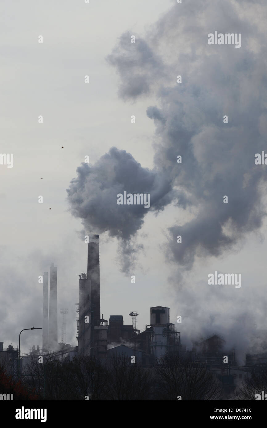 Industrial pollution, smoke, steam, smog, emissions, CO2 greenhouse gases, Suffolk, UK Stock Photo