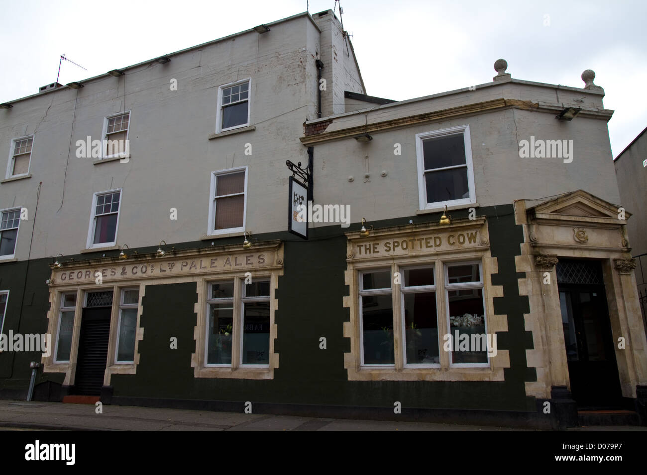 The cow pub hi-res stock photography and images - Alamy