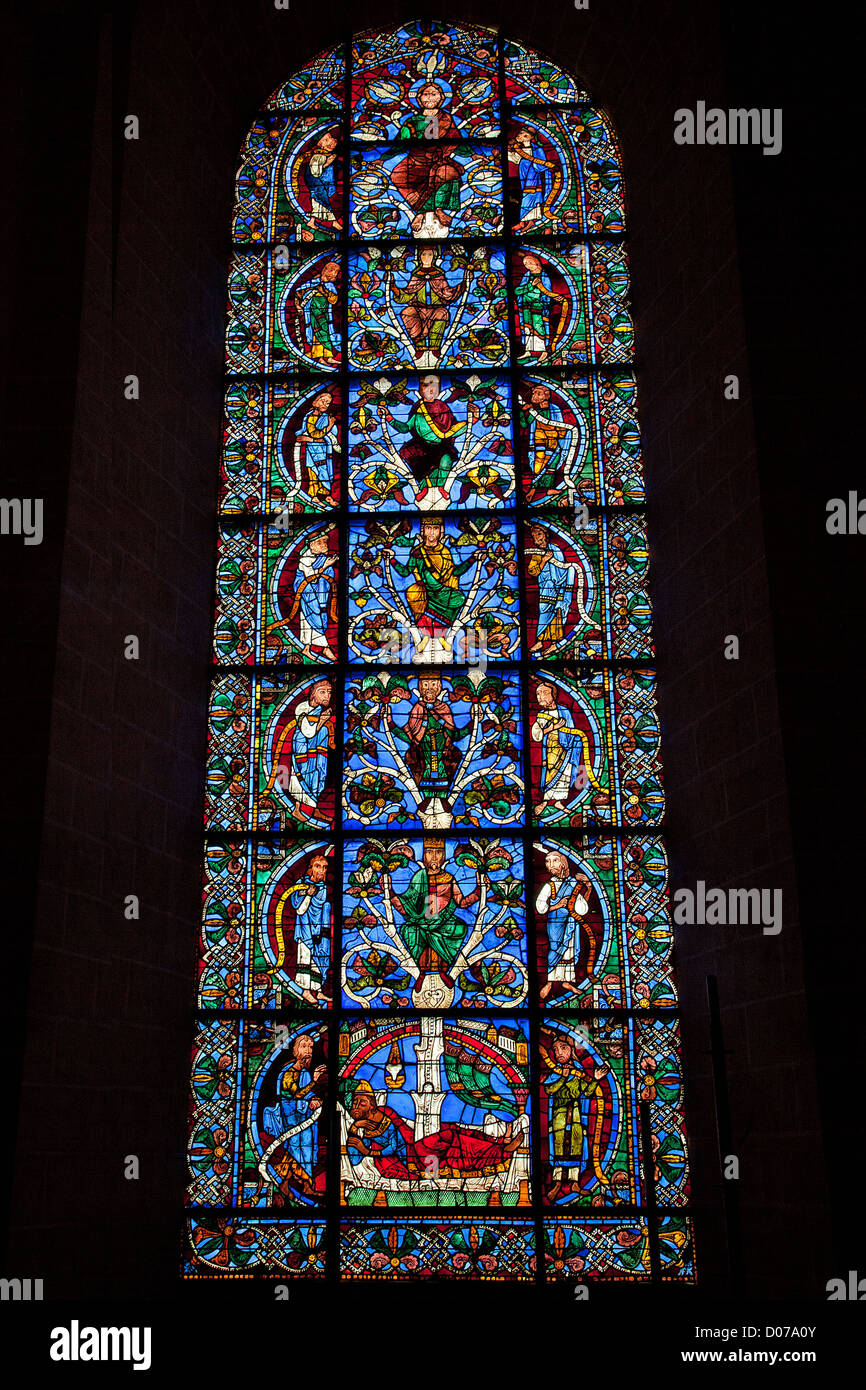 THE JESSE TREE STAINED GLASS IN THE ROYAL DOOR CHARTRES CATHEDRAL EURE