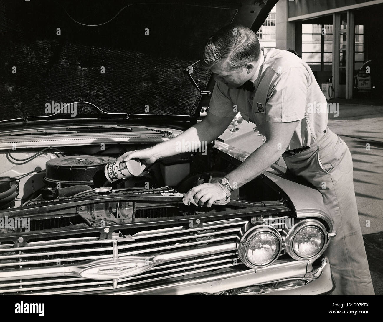 Vintage car mechanic hi res stock photography and images Alamy