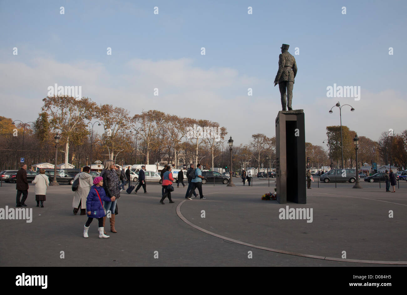 Statue Charles de Gaulle in Paris, France Stock Photo Alamy