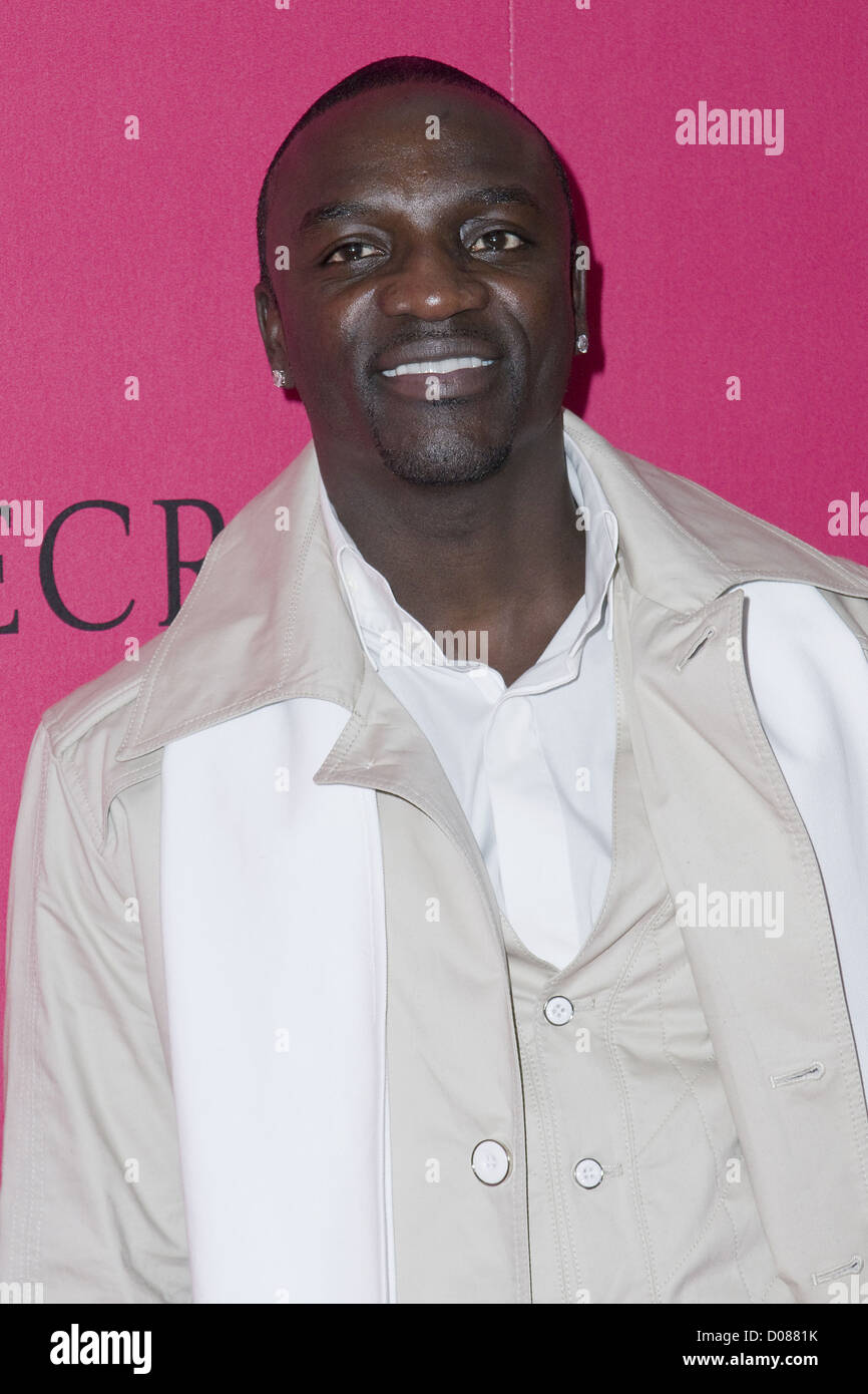 Akon 2010 Victoria's Secret Fashion Show at the Lexington Avenue Armory ...