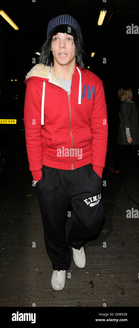 Louis tomlinson red outlet hoodie