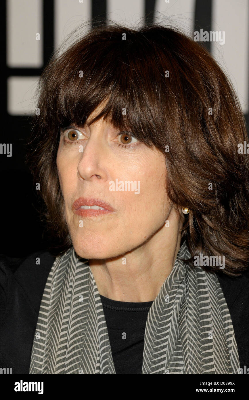 Nora Ephron autograph session and discussion about her latest book &lsquo;I