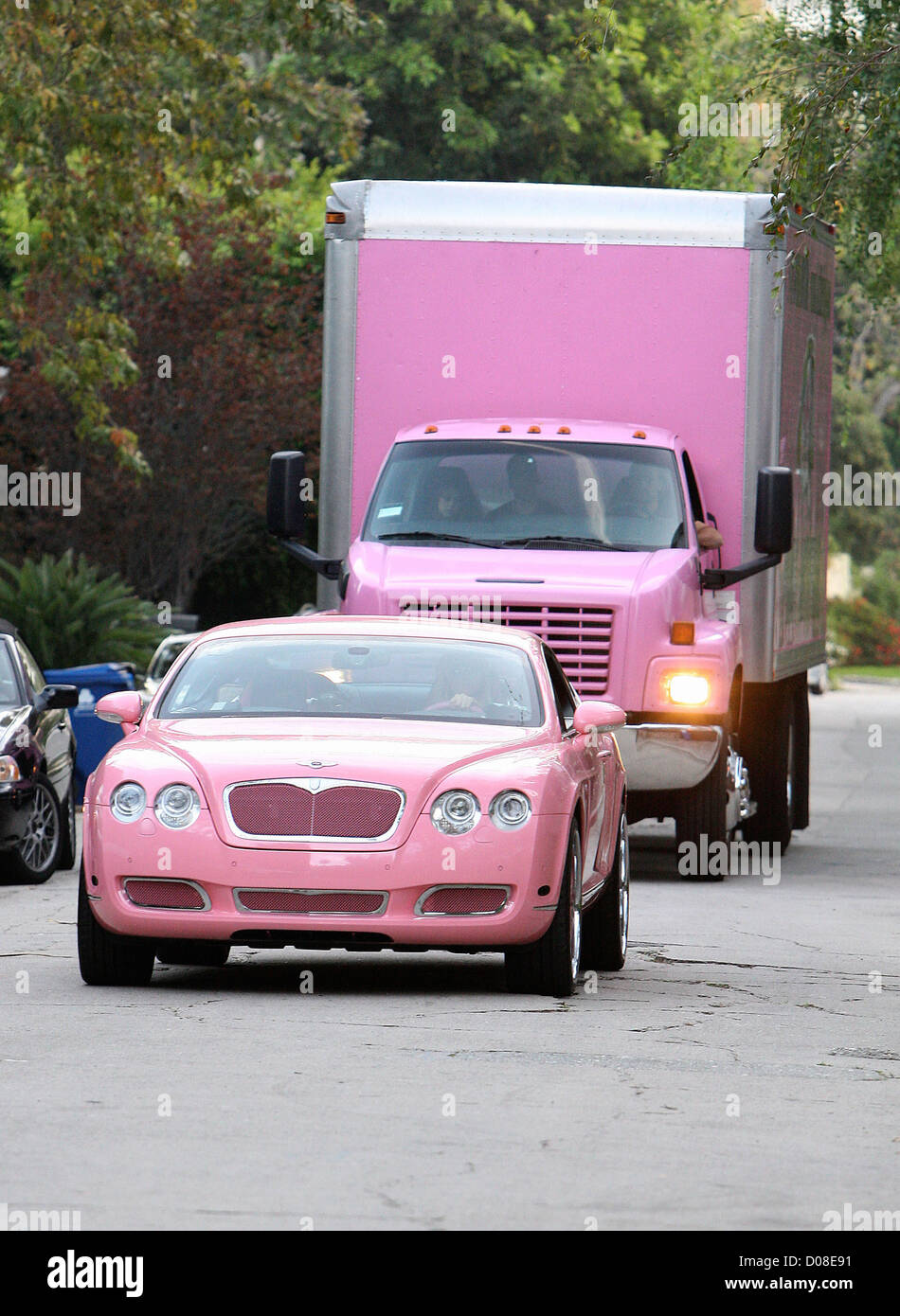 Paris hiltons pink bentley hi-res stock photography and images - Alamy