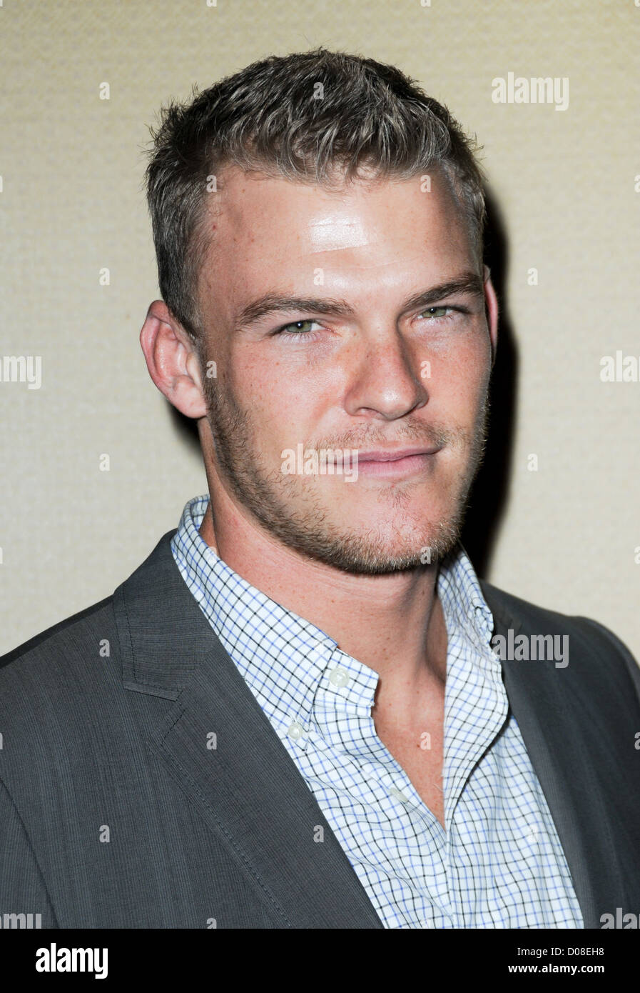 Alan ritchson hi-res stock photography and images - Alamy