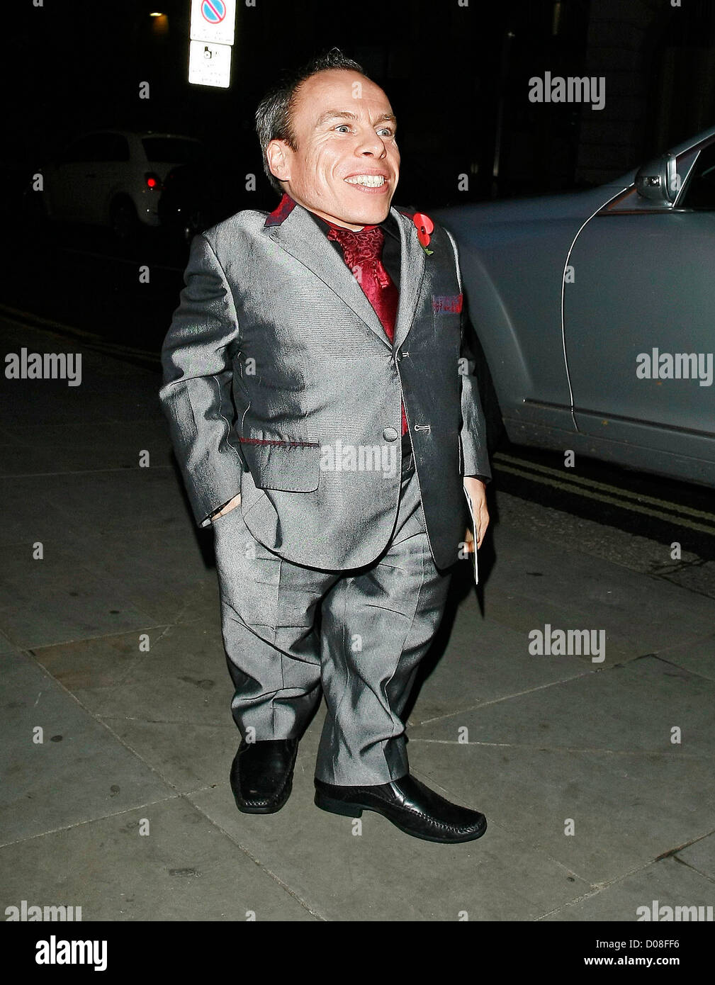 Warwick davis harry potter hi-res stock photography and images - Alamy