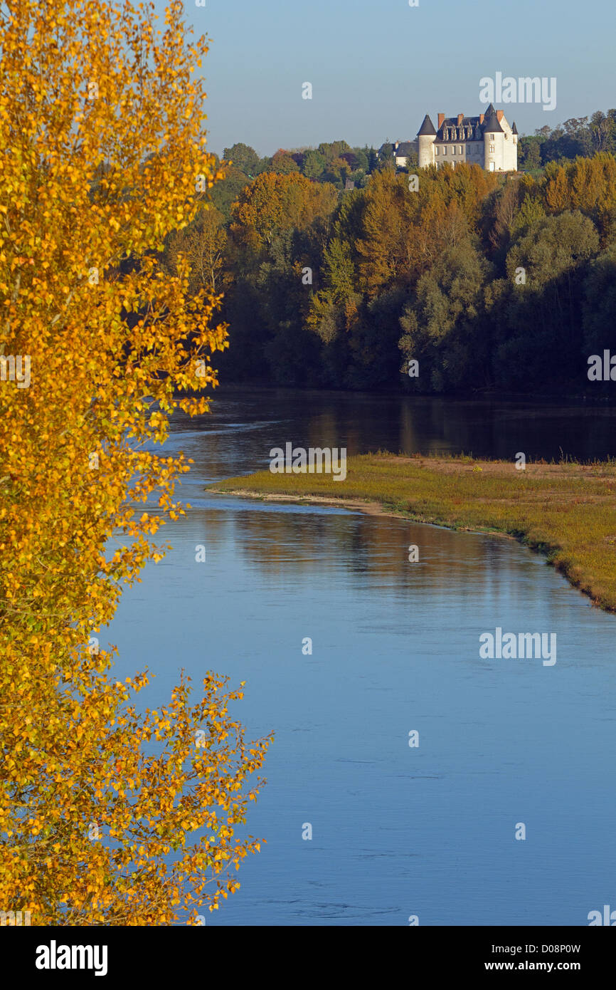 THE CHATEAU DE MONCONTOUR ON THE TUFFACEAOUS HILL OF VOUVRAY OVERLOOKING THE LOIRE IN AUTUMN INDRE-ET-LOIRE (37) FRANCE Stock Photo