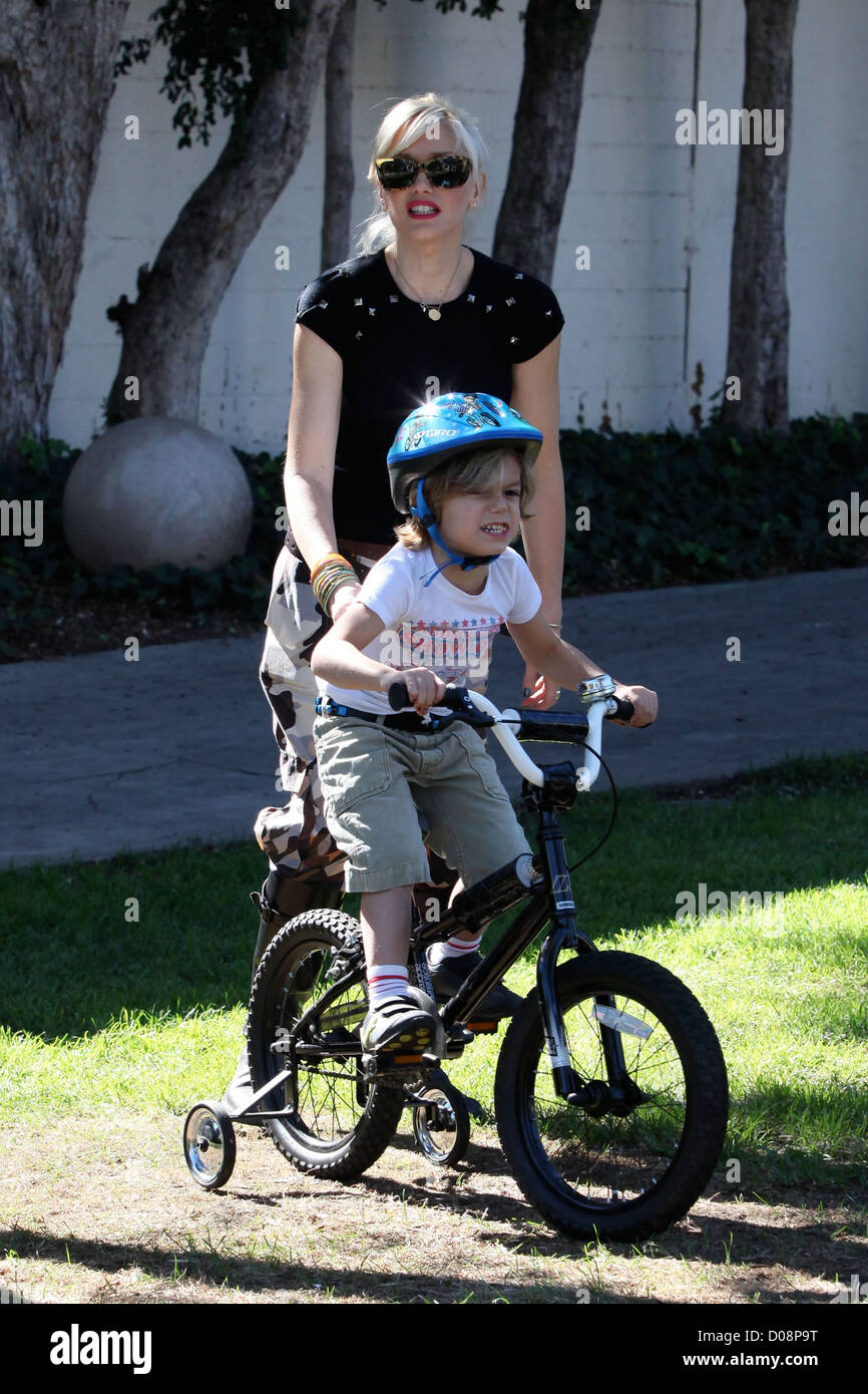 Gwen Stefani and Kingston Gwen Stefani and Gavin Rossdale take sons Zuma and Kingston to a park in West Hollywood. Los Angeles, Stock Photo