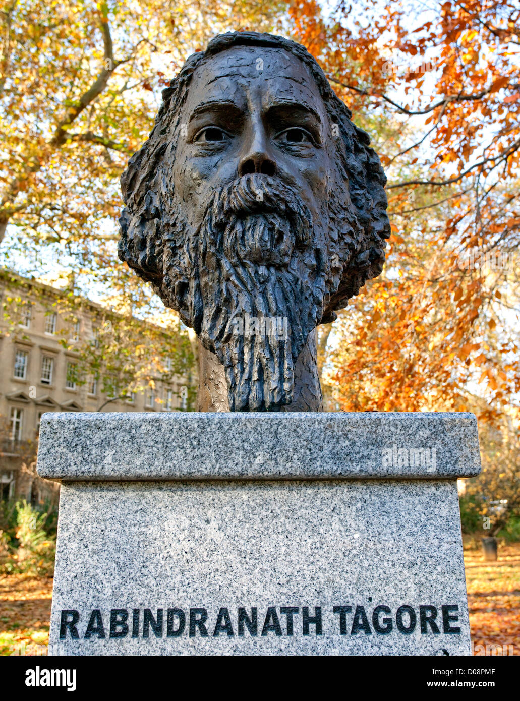 Statue of Bengali author Rabindranath Tagore in Gordon Square, London Stock Photo