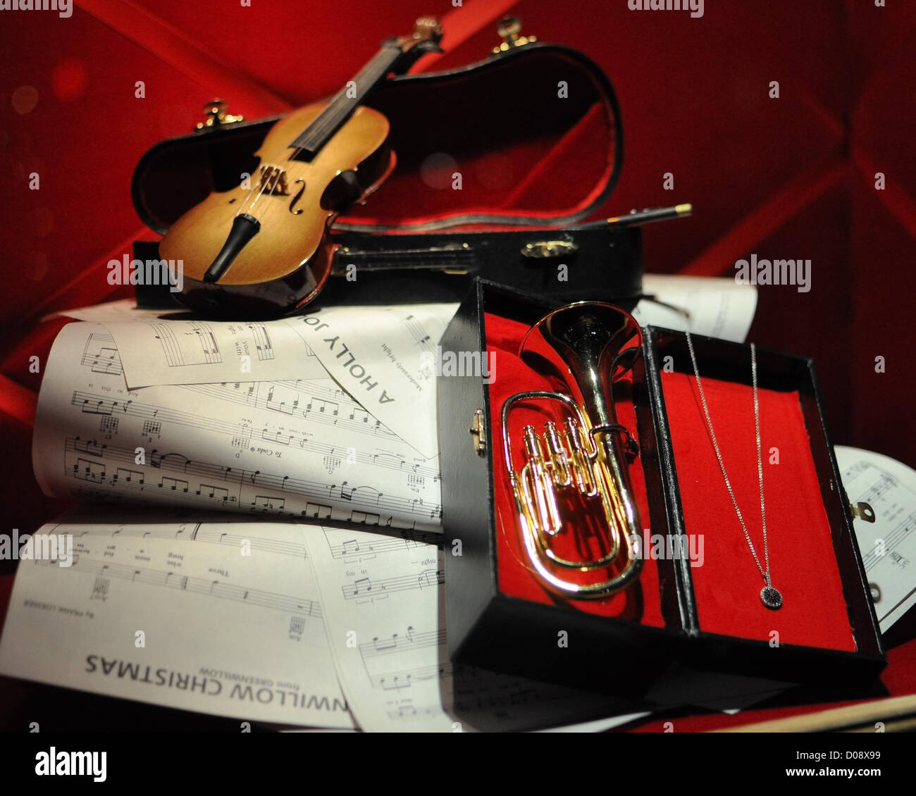 Lord Taylor 2022 Christmas Window Unveiling Lord And Taylor Christmas High Resolution Stock Photography And Images -  Alamy