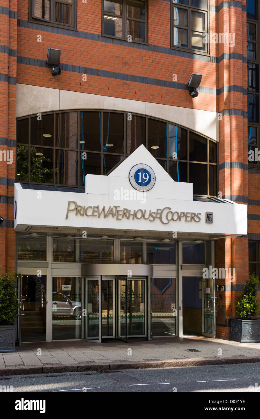 Price waterhouse cooper hires stock photography and images Alamy