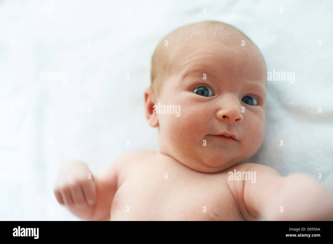 Newborn baby girl hi-res stock photography and images - Alamy