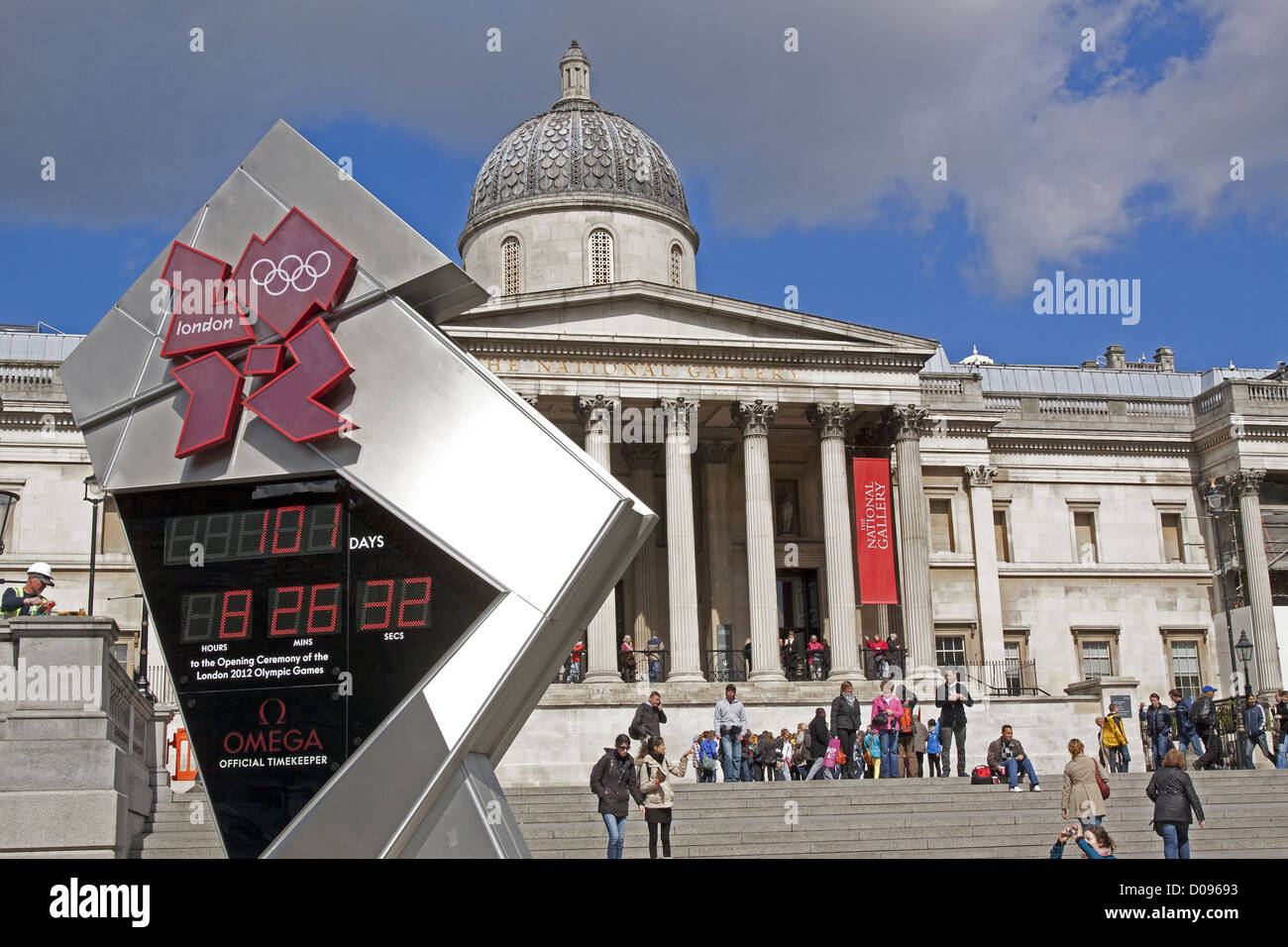 COUNTDOWN SHOWING TIME REMAINING BEFORE OPENING 2012 OLYMPIC GAMES IN LONDON TRAFALGAR SQUARE NATIONAL GALLERY LONDON ENGLAND Stock Photo